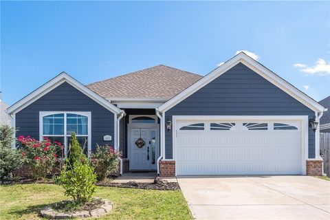 Photo of 3803 Rockdale Street, Springdale, AR 72764 (MLS # 1324641)