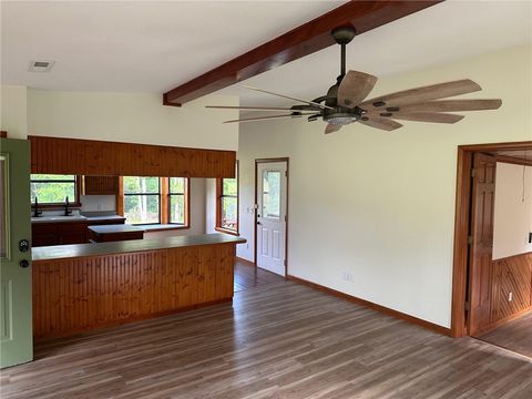 Single Family Residence in Huntsville AR 434 Madison 3156 11.jpg