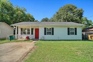 Looking for an affordable and updated home under 100k? Today is your lucky day. This one is nicely done with laminate flooring and tile throughout, three bedrooms with a bath and a half, fenced back yard with a storage building all like brand new. Set up your showing today.