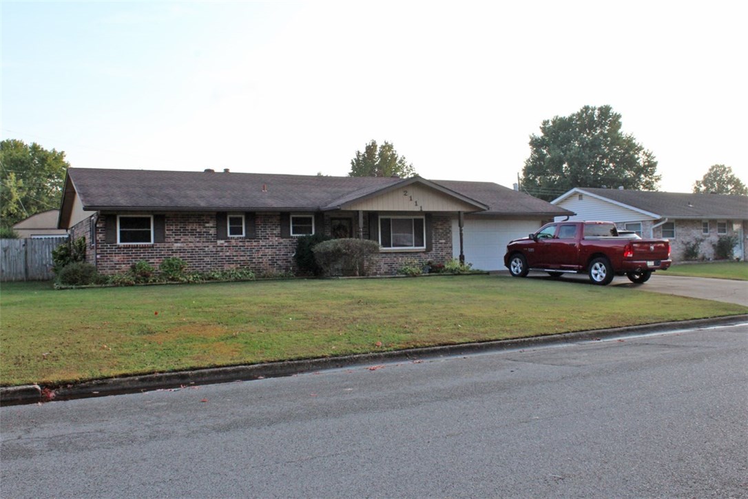 Very well kept brick home, centrally located in Springdale. Close to schools, shopping, and park. Home has a swimming pool, shed, and nice covered back patio. The shed in the back yard is currently being used as a man cave and has a nice pool table that the owners will be leaving. The refrigerator, washer and dryer and all pool equipment will convey. 2 HOUR NOTICE TO SHOW. All appointments need to be made after 4:00 Monday - Friday, anytime on Saturday or Sunday.
Hurry to make your appointment, this property will not last long.