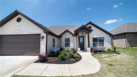 Photo of 1222 Bradley Street, Centerton, AR 72719 (MLS # 1336650)