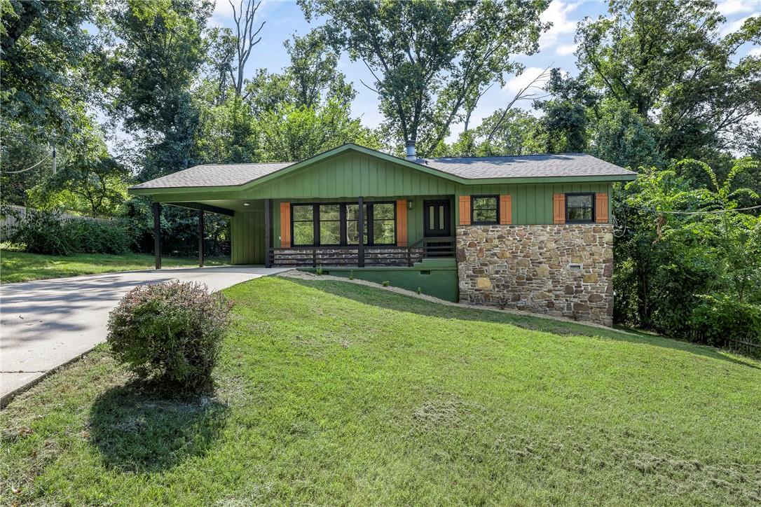 Completely remodeled home in the heart of Bella Vista! Close to Lake Windsor, Tanyard Creek, mountain biking trails and Kingsdale Recreation Complex with multiple pools, golf, miniature golf, playground, basketball, shuffle board, horse shoes, tennis and pickleball. 3 Bedroom 3 bath home with 2 living areas, sun room, eat in kitchen and basement storage area. NEW EVERYTHING! Roof, septic tank, ceiling and wall texture, interior and exterior paint, bathrooms, flooring, appliances, plumbing and electrical fixtures AND MUCH MORE! Ask your agent for a full list. THIS HOME HAS A 2 BEDROOM SEPTIC SYSTEM.