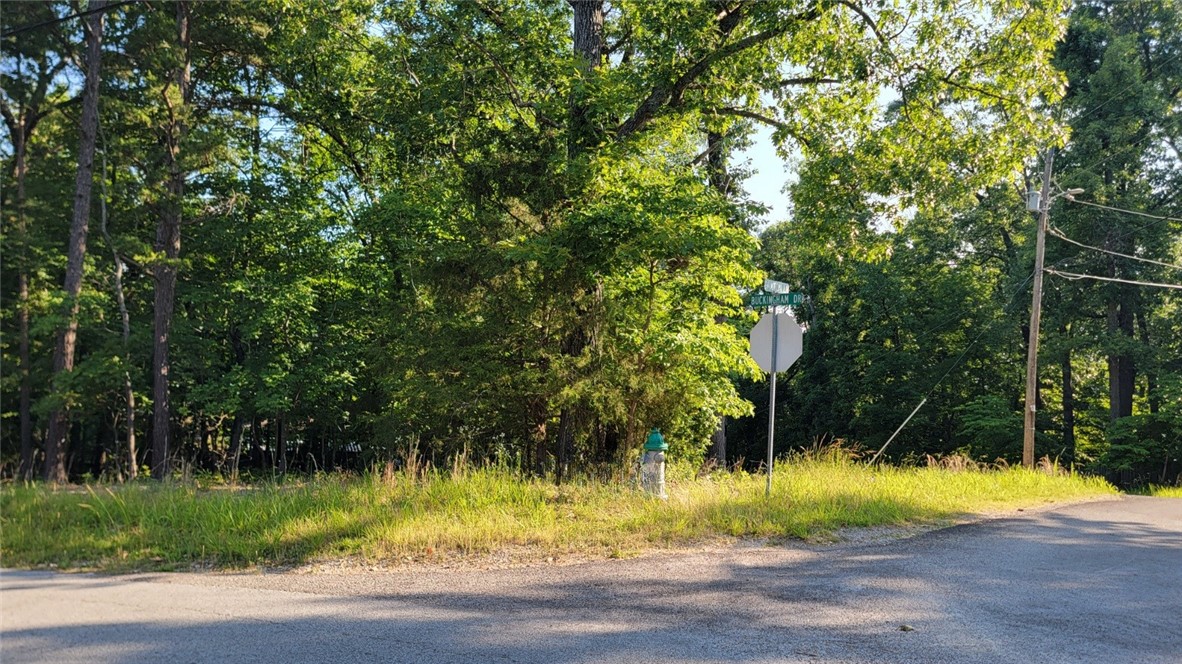 Prime corner lot near Lake Anne in Bellavista! Build your dream home amidst natural beauty. Dual frontage for maximum street presence. Serene living with walking trails and recreational activities. Convenient amenities, top schools, and vibrant community. Don't miss this exceptional opportunity!