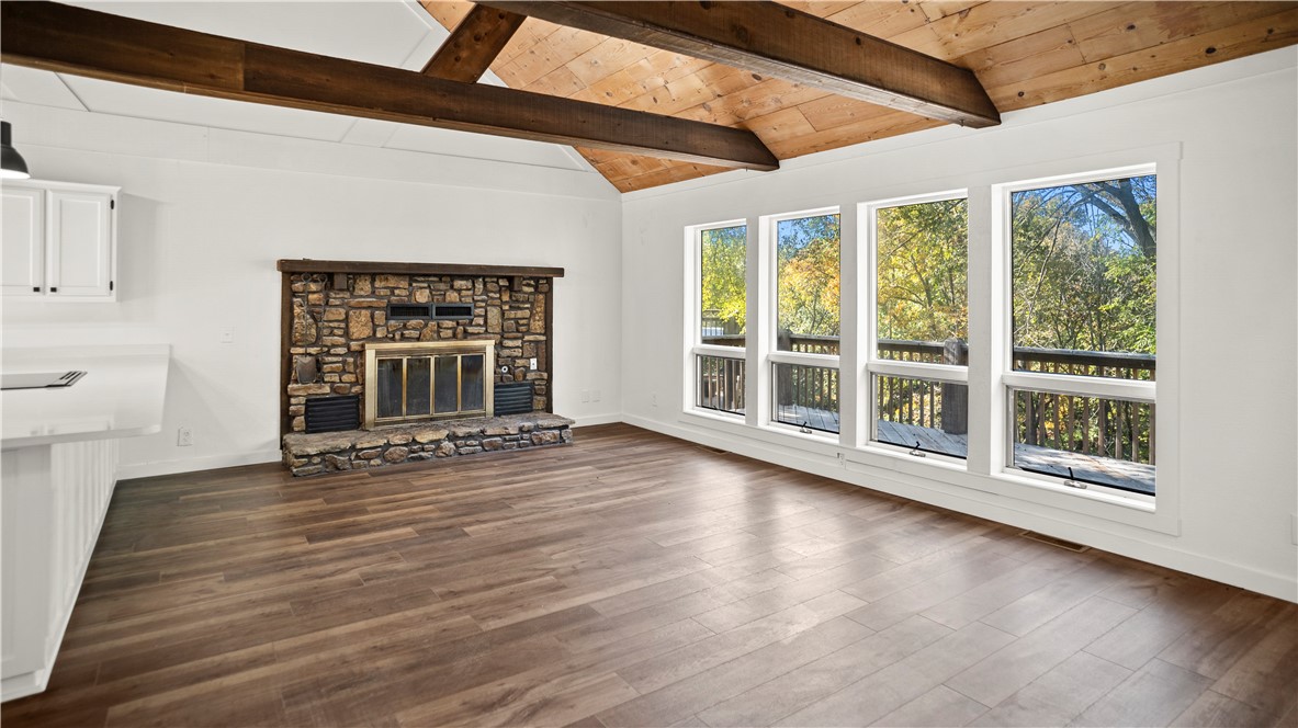 MOULDER HOLLOW SECTION V - Residential