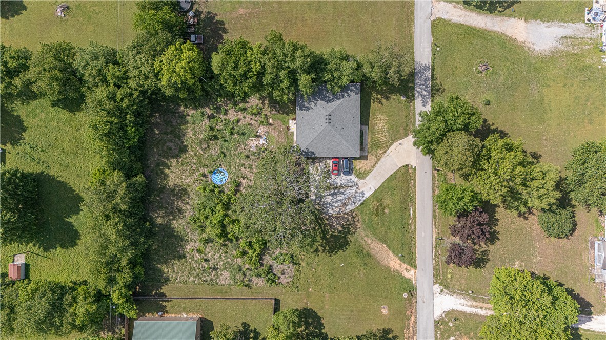 04-15-31 PRAIRIE GROVE OUTLOTS - Land