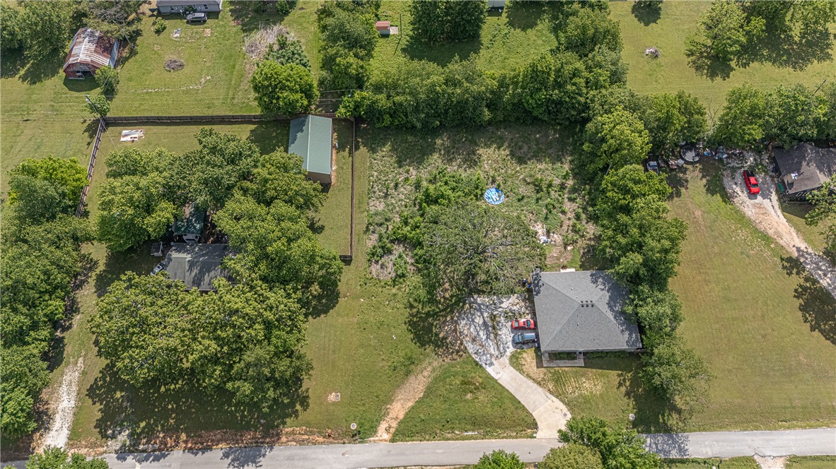 04-15-31 PRAIRIE GROVE OUTLOTS - Land