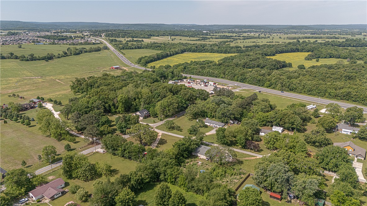 04-15-31 PRAIRIE GROVE OUTLOTS - Land