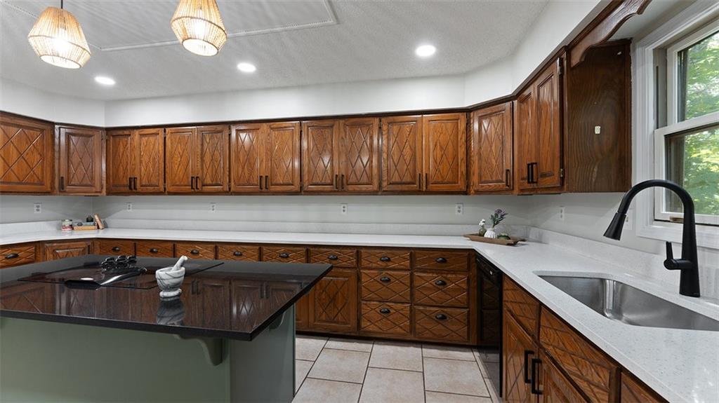 Sandwick Sub Bvv - Residential Lease