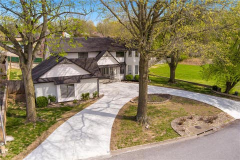 Photo of 1300 Quail Run Circle, Bentonville, AR 72712 (MLS # 1352236)