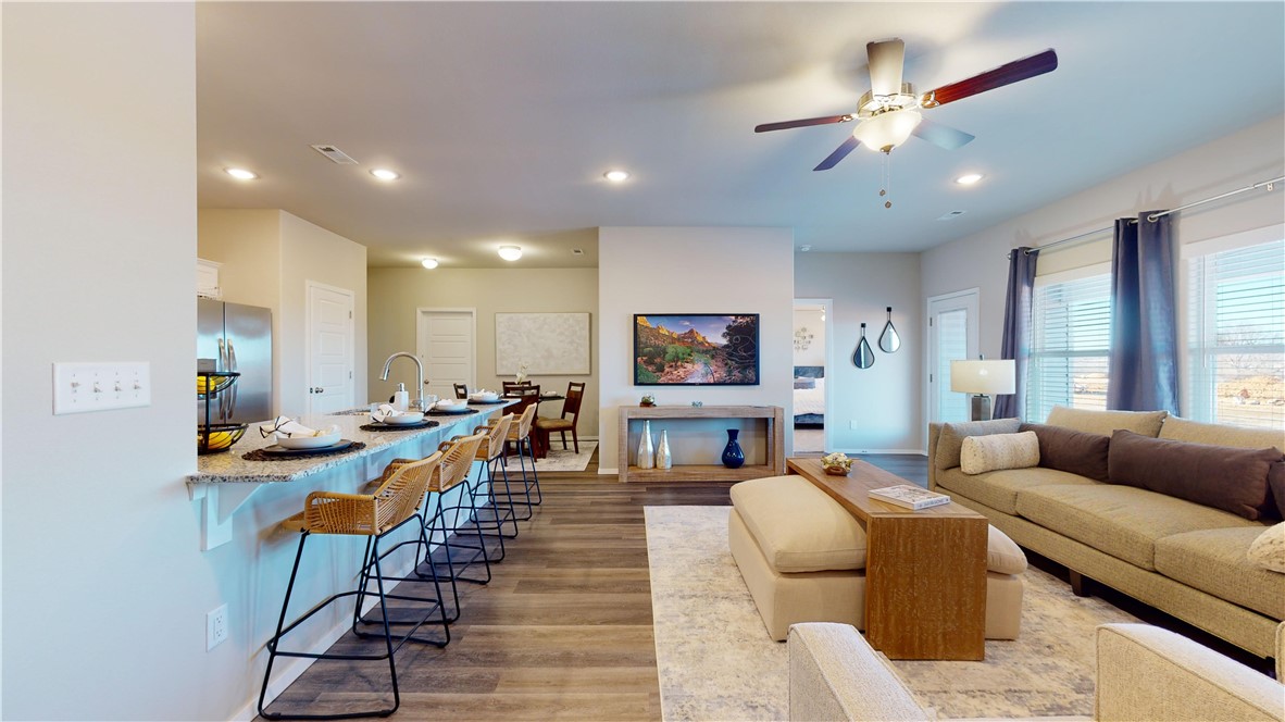 WALNUT HILL SUB PH IV-PEA RIDGE - Residential