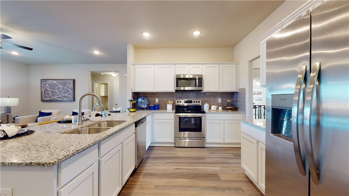 WALNUT HILL SUB PH IV-PEA RIDGE - Residential