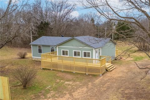 Photo of 11775 Antoinette Road, Elkins, AR 72727 (MLS # 1333965)