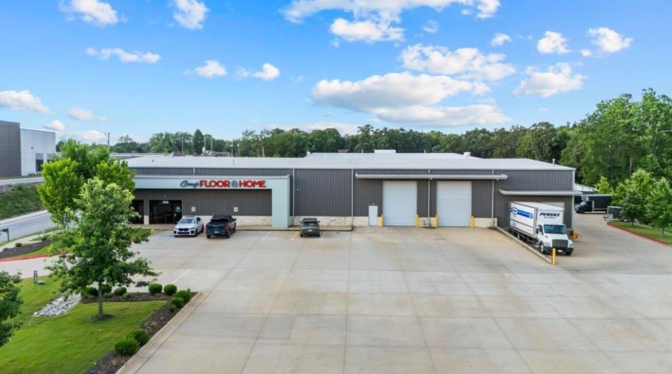 Class A Warehouse space built in 2023. 25,000 Square feet with 26' clear height. Two dock-high doors, two drive through doors. Sprinkler System, Fire Alarm, Surveillance and Security System. 2.35 acres.
Also listed for Lease
