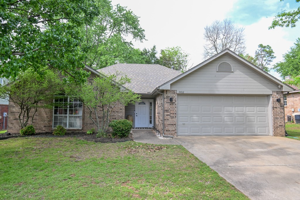 Beautiful all brick 1580 square foot home located in a cul-de-sac. Great starter home with granite counter tops in the kitchen and vinyl plank flooring in living areas. Nice back yard with covered patio area is great place for entertaining. Don't miss this one.