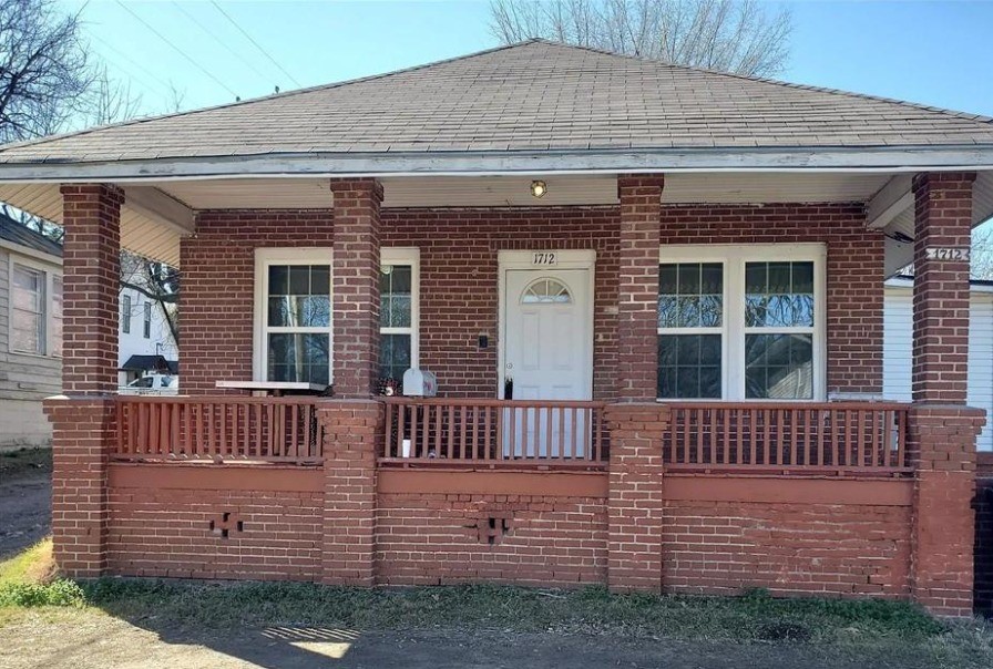 Tired of renting? Here’s your chance to own a valuable asset!
A fantastic opportunity awaits with this charming, classic 3-bedroom, 1-bath home located in a quiet, desirable neighborhood. Whether you're ready for your first home or looking for a low-maintenance, high-return rental property, this house fits the bill. It features a great yard and patio for outdoor living and is ready for your personal touch. Get started with homeownership now: Rent to Own or Seller Financing is available!