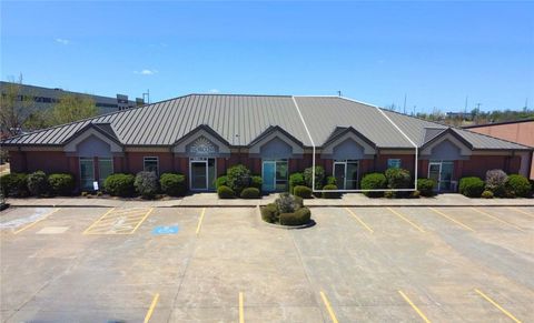Photo of 2406 SE Cottonwood Street 4 #4, Bentonville, AR 72712 (MLS # 1324355)
