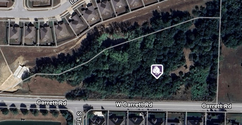 Great piece of land to build your Estate home! This is a rare opportunity to have a huge yard in such a great part of Rogers. This property has been highly sought after and is now available for you to own. Call today for more information.