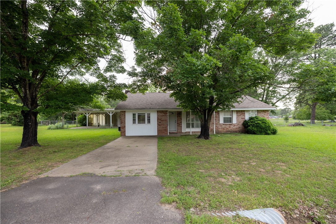 New Listing in Danville Community!
This charming 4-bedroom, 1.5-bath brick home is move-in ready and full of potential! Featuring a spacious living area, this well-maintained property also includes a 2-car carport and sits on two lots totaling 0.50 acres. The fenced-in backyard is perfect for gatherings, pets, or simply enjoying your own private outdoor space. HVAC system was replace around 2 years ago.
Located just one block from the city park and local schools.