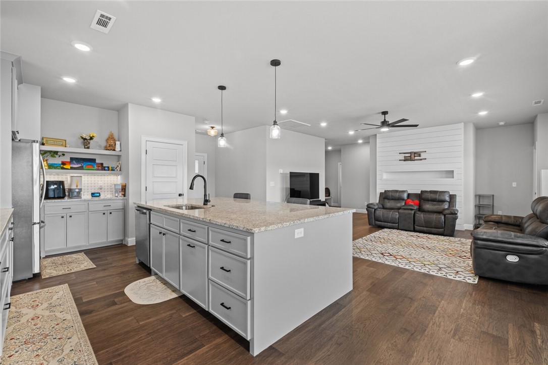 Annika Estates - Residential Lease