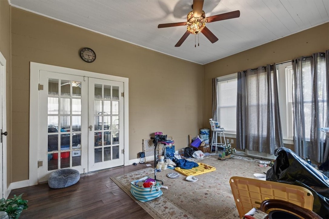 Elkins Outlots - Residential