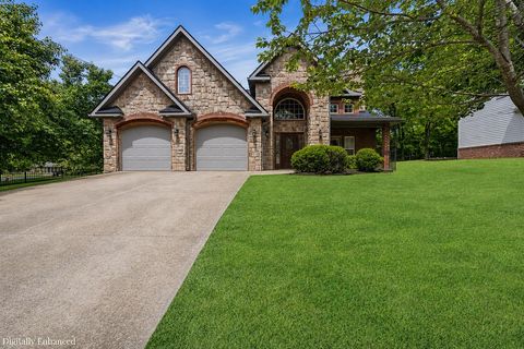 Photo of 780 E Bryan Lane, Fayetteville, AR 72701 (MLS # 1345551)