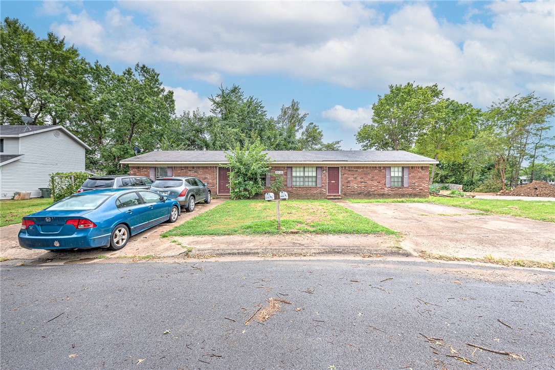 Perfect investment property right in the heart of Fayetteville! Remodeled 2BD/1BA per side duplex with updated flooring, paint, refinished cabinets, counter tops, and new lighting & plumbing fixtures. New kitchen appliances including refrigerator, dishwasher, and range. Washer / dryer hookups. The left side has a new patio slider. The right side has newer Heat and Air units. Centrally located just minutes away from I-49 and Hwy 71B. Close to bus routes, UofA, schools, shopping, restaurants, and all amenities Fayetteville. No sign - Do not disturb tenants.