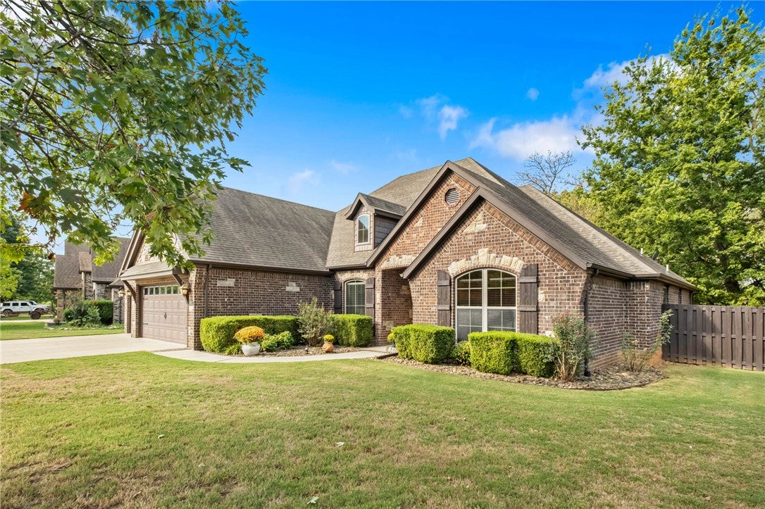1010 Hunters Pointe - Photo 2