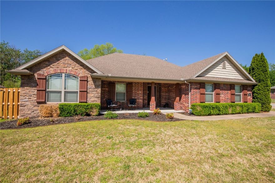 Conveniently located single story home on a landscaped corner lot in Cobblestone Subdivision.  1,864 sf with three bedrooms, two bathrooms and a two-car garage.  Wood floors in the living room, dining room and in the entry hallway.  Carpet in all three bedrooms with crown molding throughout.  The kitchen is equipped with an island, granite countertops, tile floors and a gas range with a double oven.  It has a nice sized backyard with plenty of outdoor space for pets.  This would be a great primary home or an investment property.