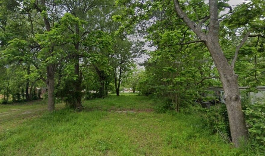 This is a .16 (+/-) acre lot in Paragould, Arkansas of Greene County. It is flat, and cleared with a few trees, minutes from local amenities and ready for you to build a home. Manufactured homes are allowed as well. Owner financing is available. Property conveys a Limited Warranty Deed. Call or text for more information.