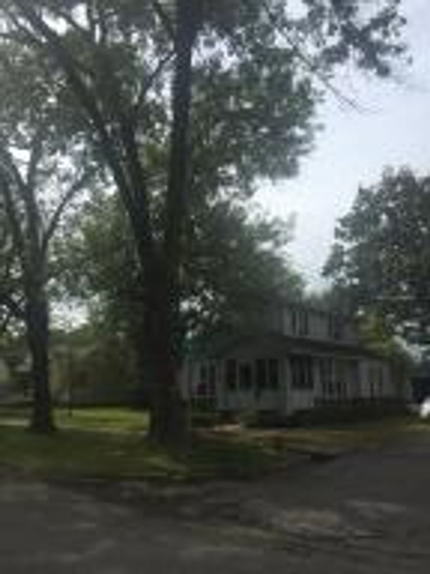 800 S Erie - This home has character. A Craftsman Bungalow it features a front screened porch!!  Fantastic Large fenced corner lot.  3 bedroom 2 full bath, open kitchen.  very neat classic home.  Detached garage or workshop.  storage shed.  $114,900 MLS#17-2360