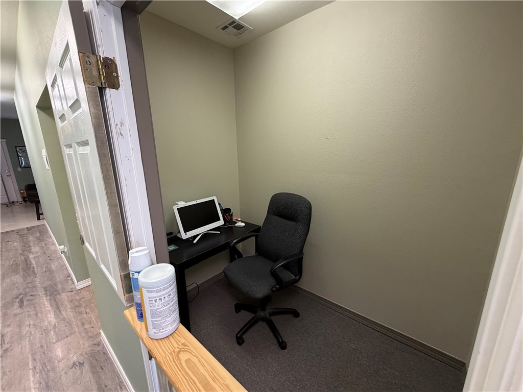 Oak Trace 2 - Commercial Lease