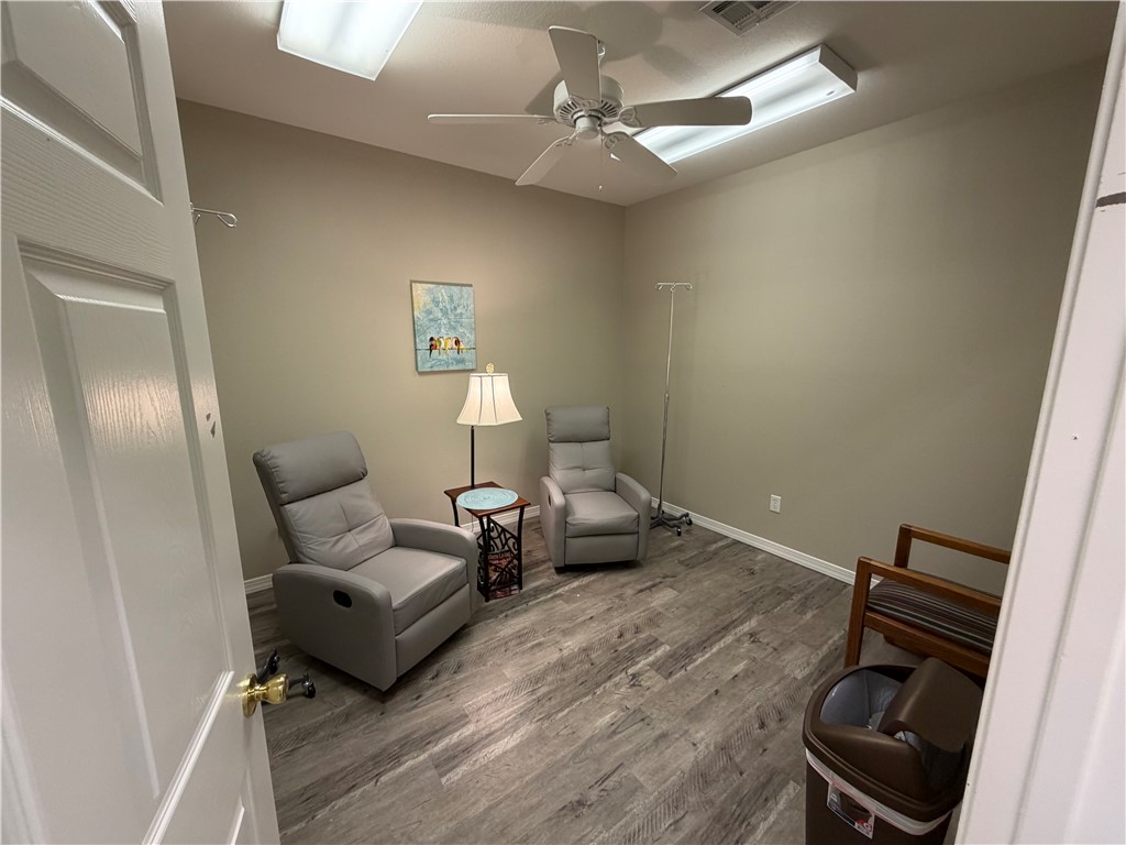 Oak Trace 2 - Commercial Lease