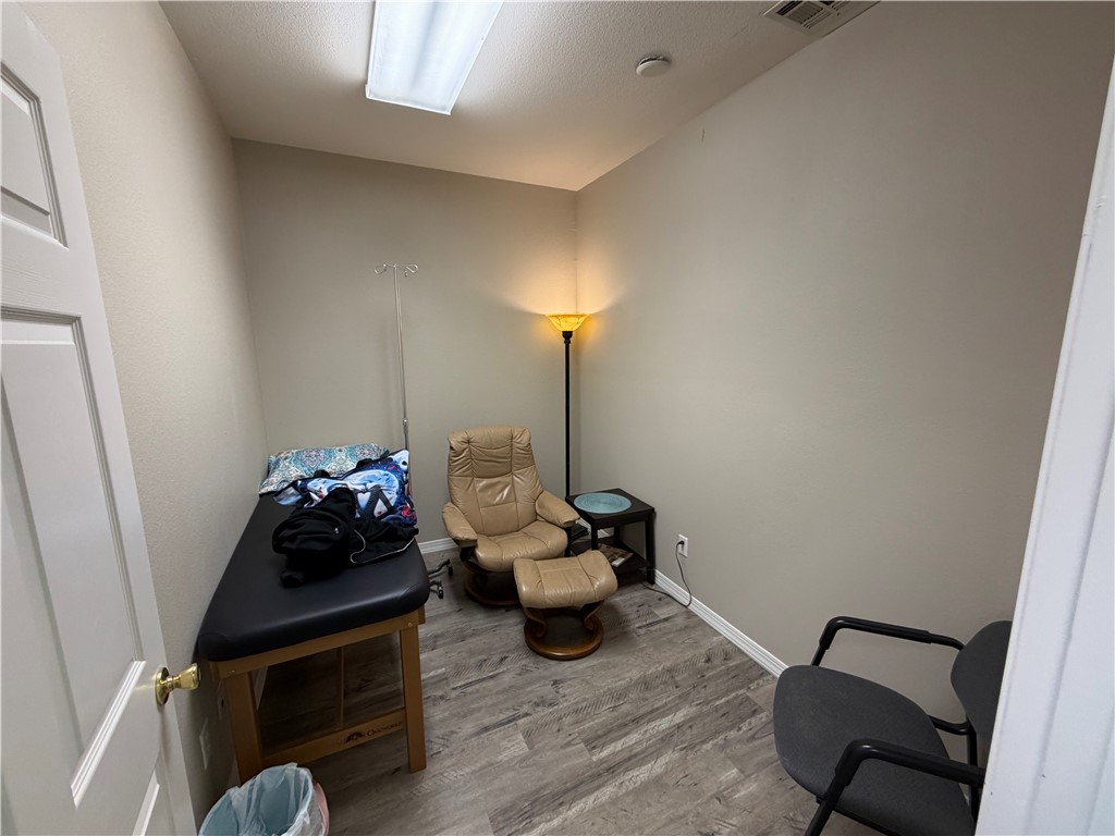 Oak Trace 2 - Commercial Lease