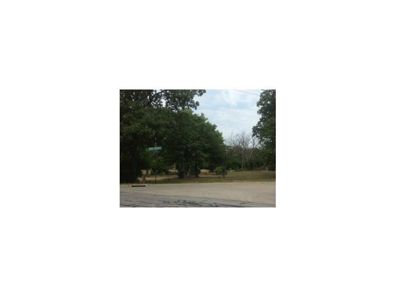 This is industrial or commercial area. Great location with corner lot.