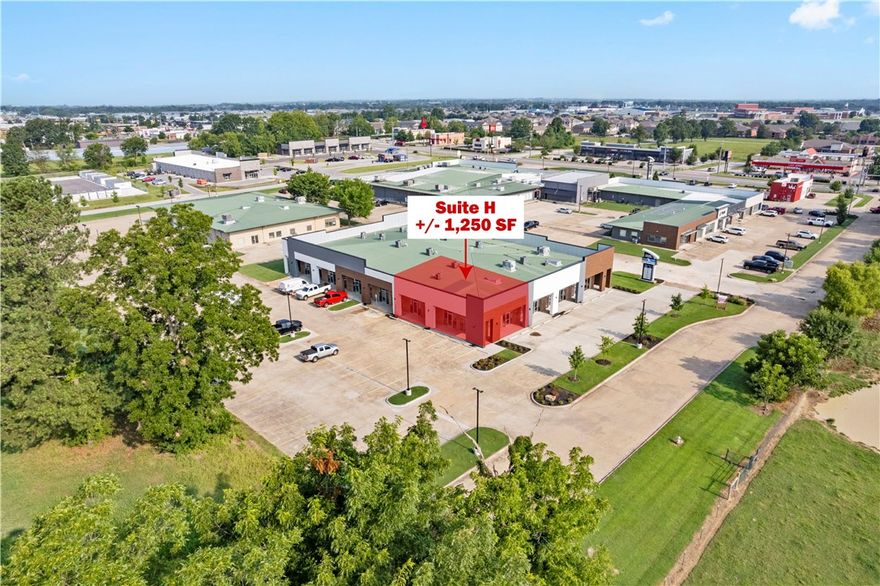 Looking for the perfect spot to start or expand your business? This +/- 1,250 SF Commercial Space in
Har-Ber Crossing Plaza offers unlimited potential! Currently an open layout, corner suite with plenty of windows for natural light, and a 7'x7' restroom framed out already in the back of the space. The landlord is willing to complete it to a white box finish for an approved tenant with a minimum 4-year lease term. In a thriving location, situated in a popular strip center with a great tenant mix, ample parking, and close proximity to other popular businesses. Just a mile west of I-49 and less than a quarter mile from the 412/112 intersection, ensuring easy accessibility. Tenant is responsible for their own electric and gas in their name plus an additional $150/mo for water and trash services. Don't miss this opportunity to secure prime commercial space in a bustling area! Can be combined with suite G if a larger space is needed.