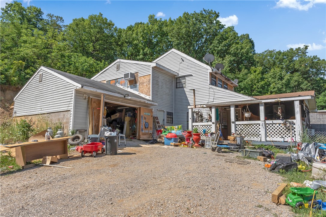 10209 Smokey Ln #2070 is a 2,394 square foot house on a 6.48 acre lot with 3 bedrooms and 2.5 bathrooms. Laundry rooms on both levels. Private deck off master. Large kitchen. Garage is detached.
SELLING AS-IS.