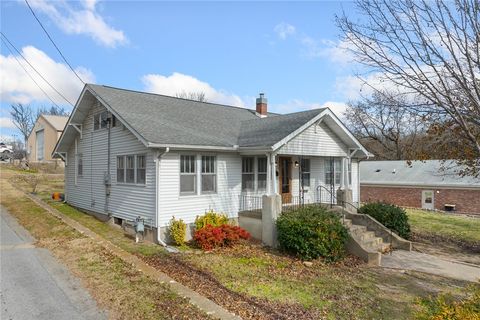 Photo of 117 E Erie Street, Harrison, AR 72601 (MLS # 1331214)