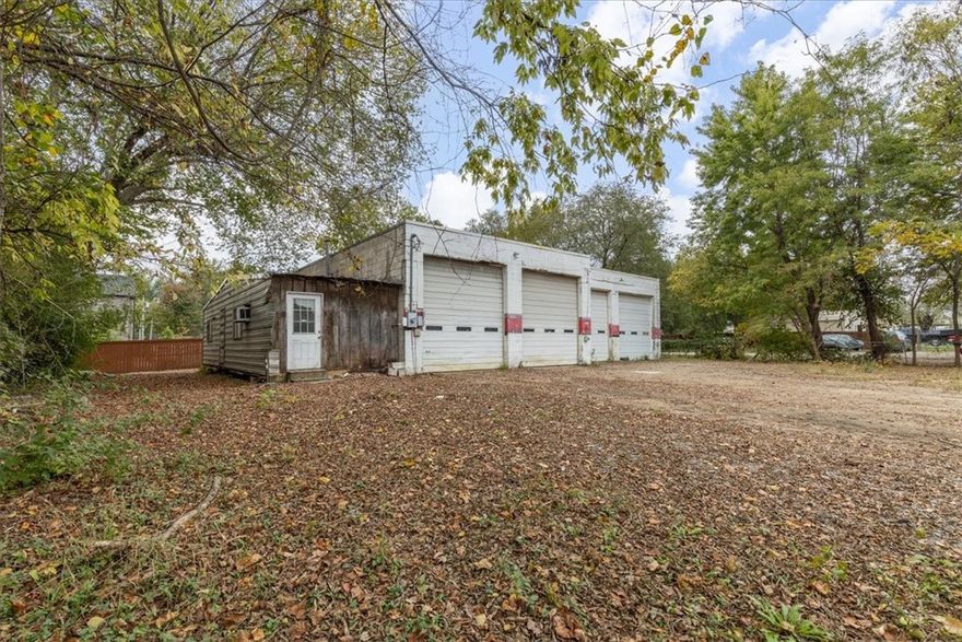 Incredible opportunity to own a 1/2-acre prime commercial lot just south of downtown Fayetteville! Zoned Downtown General, this lot is ideal for a variety of uses. Located in a high-traffic area with more than 13,000 vehicles per day, it offers excellent visibility. The existing 2,460 sq ft block building is currently tenant-occupied. Just minutes from downtown Fayetteville, the University of Arkansas, and right down the road from Baum-Walker Stadium, this property is full of potential. Endless possibilities for a variety of businesses—buyer to verify permitted uses with the City of Fayetteville.