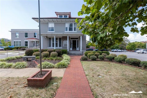 Photo of 221 College Avenue, Fayetteville, AR 72701 (MLS # 1357055)