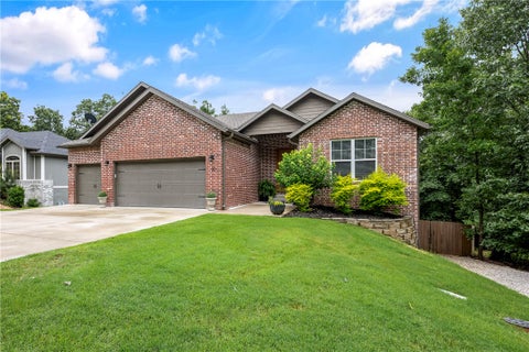 Photo of 30 Brecknock Drive, Bella Vista, AR 72714 (MLS # 1354048)