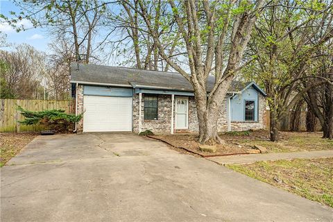 Photo of 182 N Hunter Street, Farmington, AR 72730 (MLS # 1341535)