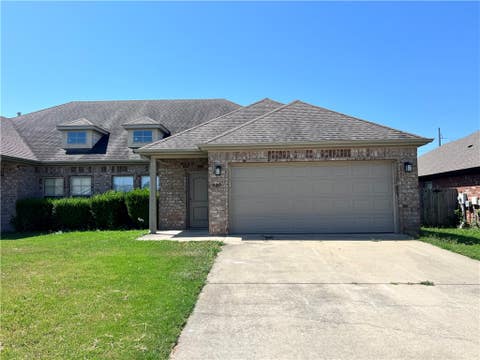 Photo of 930 Kensington Drive, Centerton, AR 72719 (MLS # 1356898)