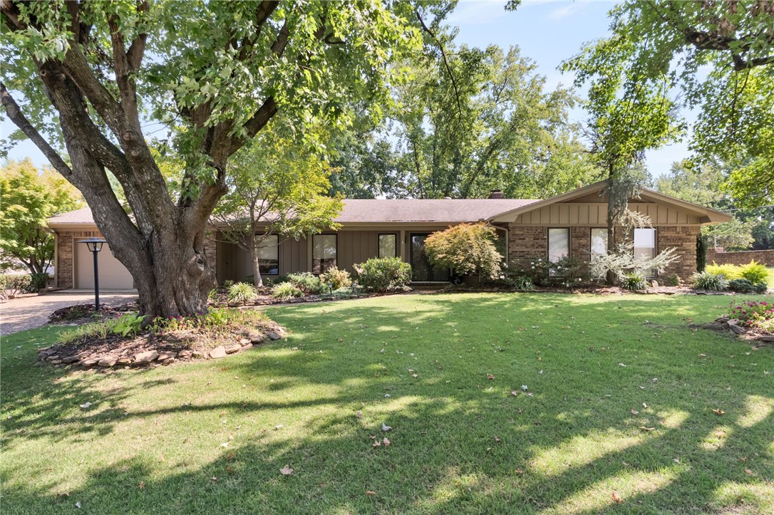Discover this move-in ready 3-bedroom, 2-bath brick home in the heart of Van Buren! Featuring an extra-large step-down living room with a brand-new gas log fireplace, this home offers both comfort and style. The updated bathrooms add a modern touch, while the spacious layout is perfect for everyday living.
Step outside to a fenced backyard with a patio ideal for relaxing or entertaining, along with a 2-car garage and extra parking for convenience. Centrally located, you’ll be just minutes from shopping, dining, and schools from kindergarten through twelfth grade.
This home combines location, updates, and space — a wonderful opportunity for buyers looking in this price range.