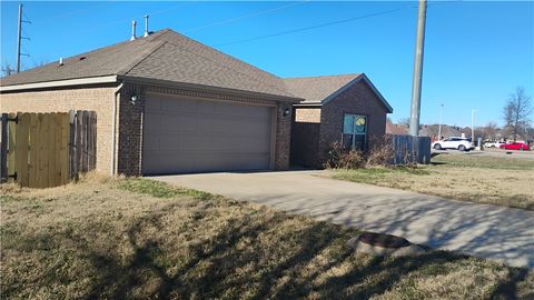 Photo of 100 Willow Drive, Centerton, AR 72719 (MLS # 1331877)