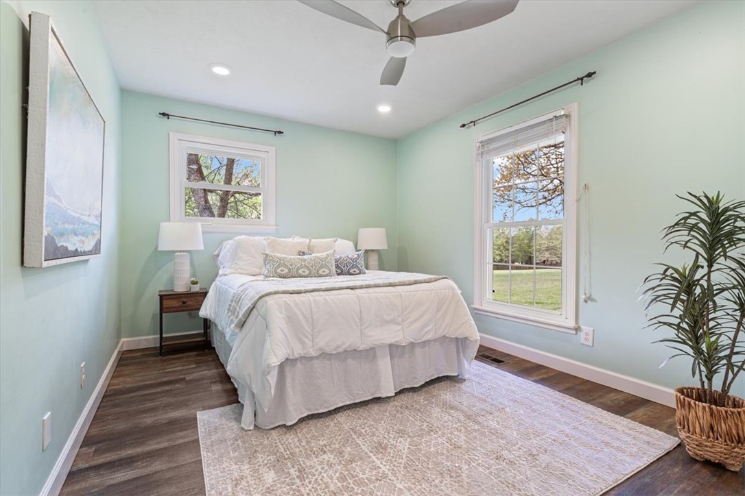 University View Sub Siloam Spgs - Residential