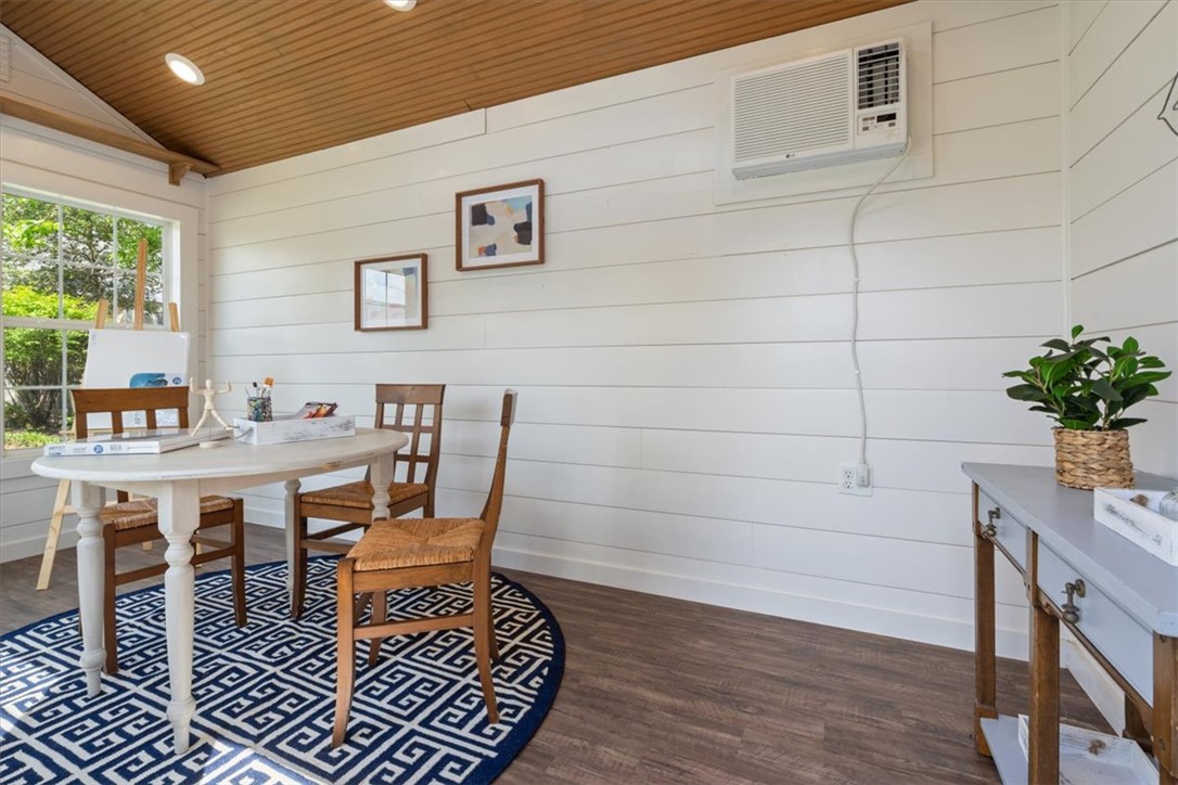 University View Sub Siloam Spgs - Residential