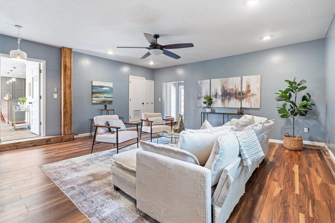 University View Sub Siloam Spgs - Residential