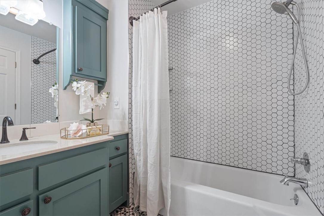 University View Sub Siloam Spgs - Residential