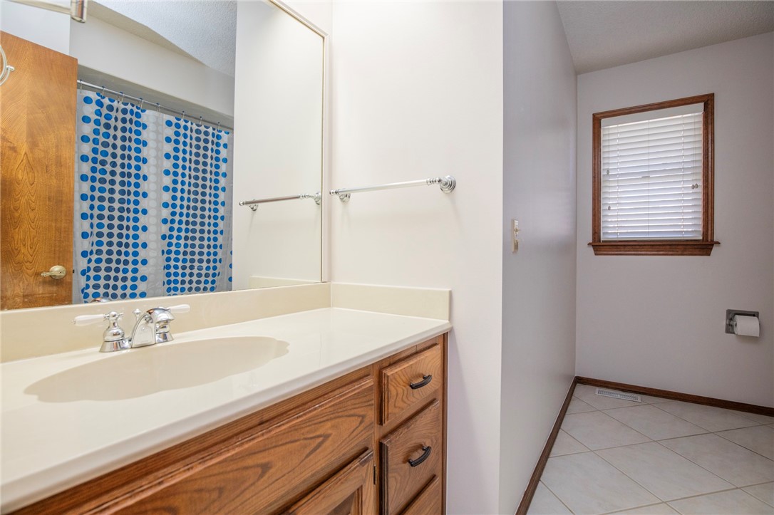 Oxford Sub Bvv - Residential Lease