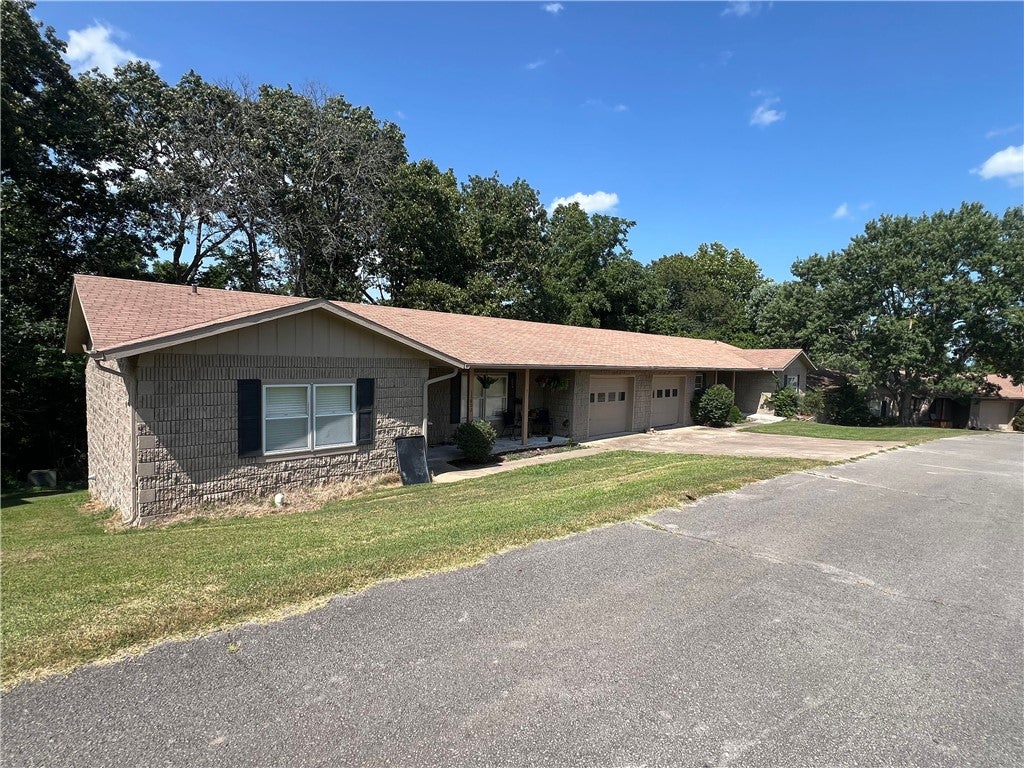 17881 E Village Road